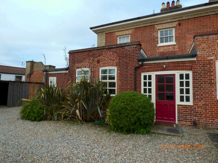 2 Bedroom Flat To Rent In The Havaker, Reedham, Norwich, NR13