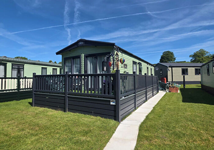 2 Bedroom Lodge For Sale In Leek, Staffordshire, ST13