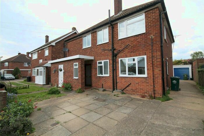 2 Bedroom Maisonette To Rent In Seaton Drive, Ashford, TW15