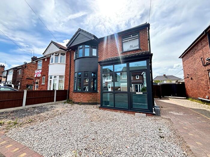5 Bedroom Semi-Detached House To Rent In Marina Drive, Allenton, DE24