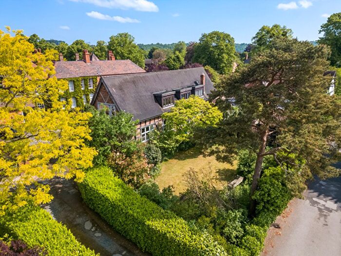 4 Bedroom Barn Conversion For Sale In Coach Drive, Pershore, Worcestershire, WR10