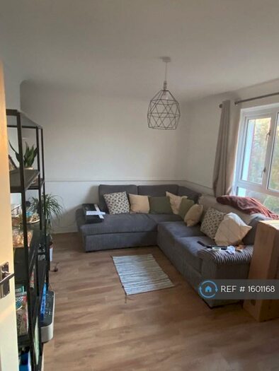 1 Bedroom Flat To Rent In Dawn Crescent, Stratford, E15