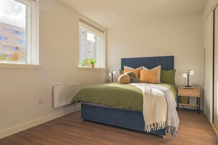 Apartment To Rent In Dalian, St. Vincent Street, Glasgow, G3