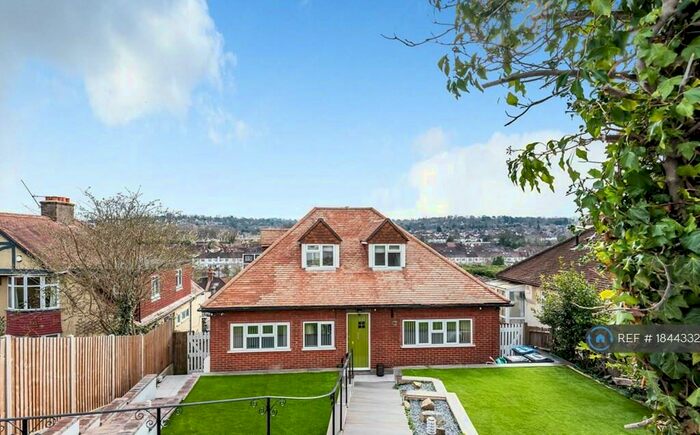5 Bedroom Detached House To Rent In Kingsdown Avenue, South Croydon, CR2