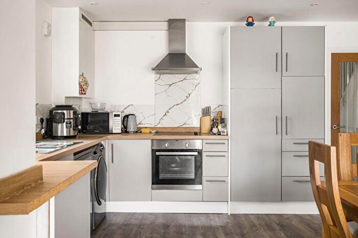 4 Bedroom House For Sale In Beech Tree Road, Holmer Green, HP15