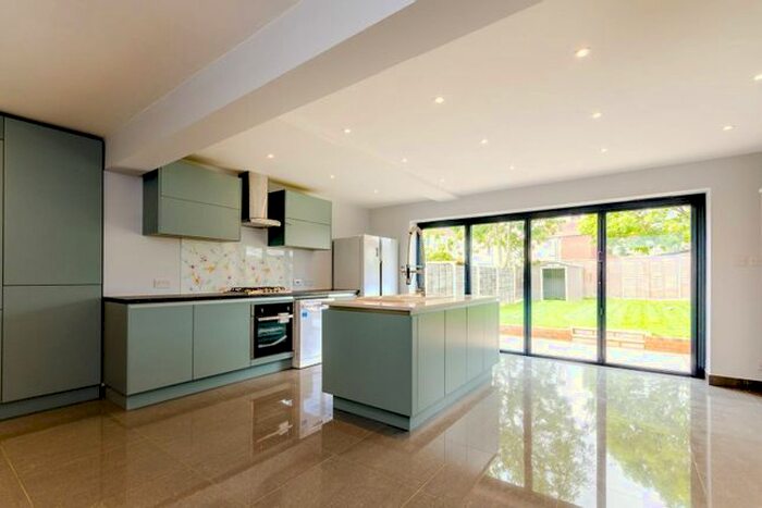 3 Bedroom End Of Terrace House To Rent In Gloucester Road, Stoughton, Guildford, GU2