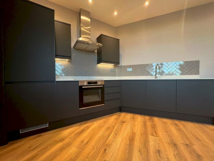 1 Bedroom Apartment To Rent In The Braccans, London Road, RG12