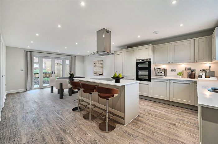 4 Bedroom Detached House For Sale In Tower House Farm, Mortimer, Reading, RG7