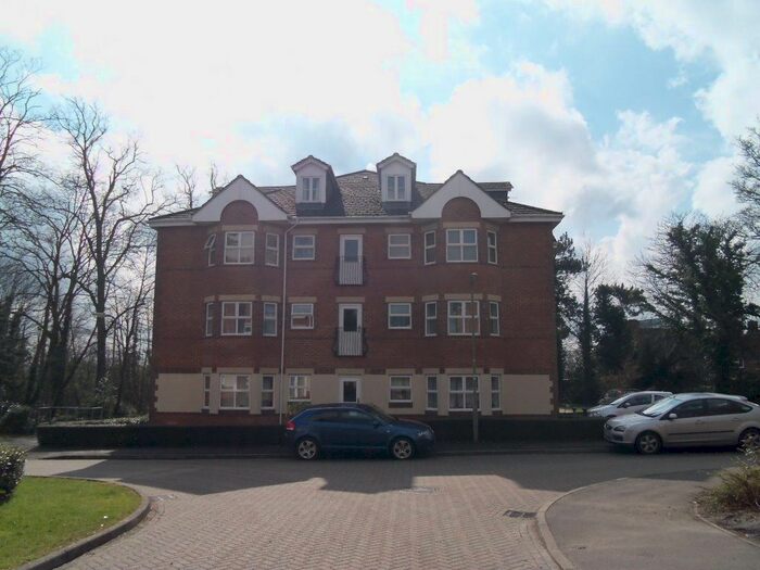 2 Bedroom Flat To Rent In Norn Hill, Basingstoke, RG21