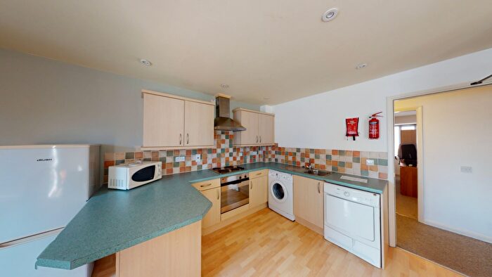 2 Bedroom Flat To Rent In Flat Royal Victoria Court, NG7