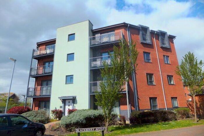 2 Bedroom Flat To Rent In Pear Tree Close, Lichfield, WS14