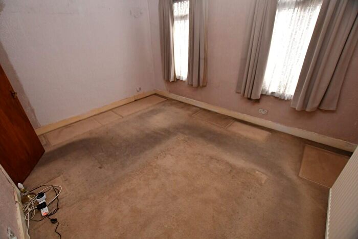 3 Bedroom Terraced House For Sale In Northcote Road, Croydon, Surrey, CR0