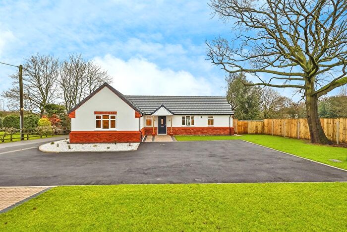 2 Bedroom Detached Bungalow For Sale In Roberts Lane, Hucknall, Nottingham, NG15