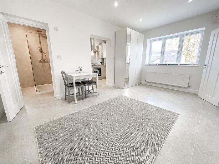 Studio To Rent In Highview Gardens, Edgware, HA8