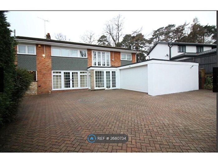 5 Bedroom Detached House To Rent In Calvin Close, Camberley, GU15