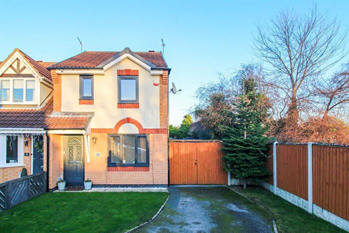 3 Bedroom Town House For Sale In Shaw Avenue, Normanton, WF6