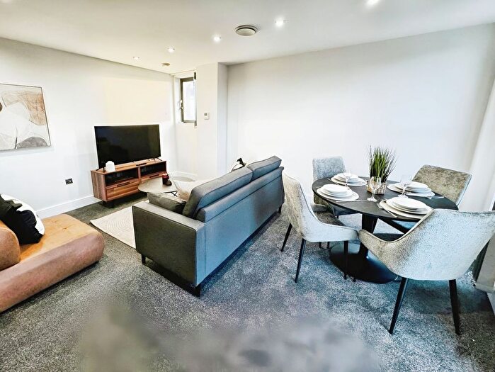 2 Bedroom Flat To Rent In Crown Point Road, Hunslet, Leeds, West Yorkshire, LS10