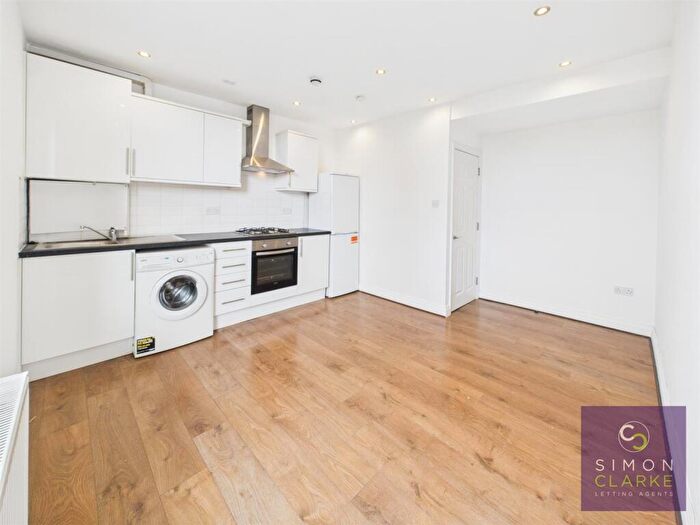 1 Bedroom Flat To Rent In High Road, North Finchley, London, N12