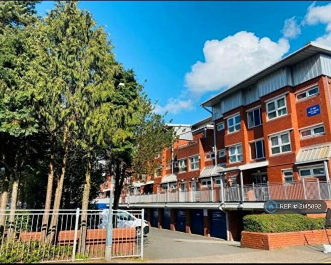 3 Bedroom Maisonette To Rent In Moss House Close, Birmingham, B15