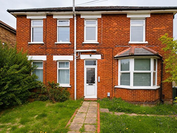 1 Bedroom Flat For Sale In Manor Road, Guildford, Surrey, GU2