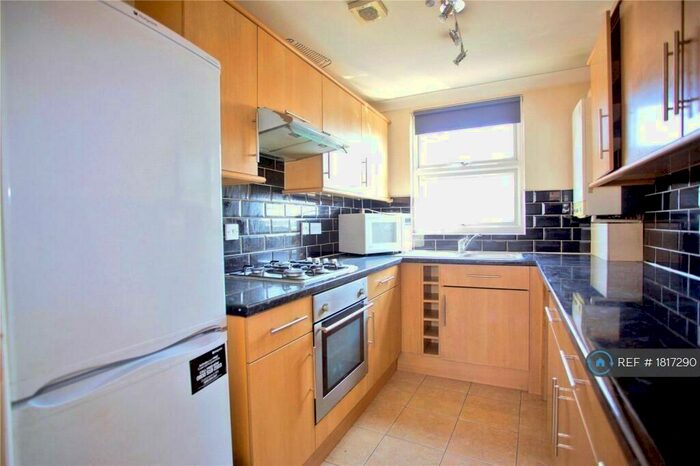 1 Bedroom Flat To Rent In High Street, Barkingside, Ilford, IG6