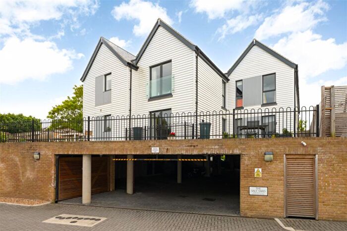 1 Bedroom Apartment For Sale In Cornwallis Circle, Whitstable, CT5