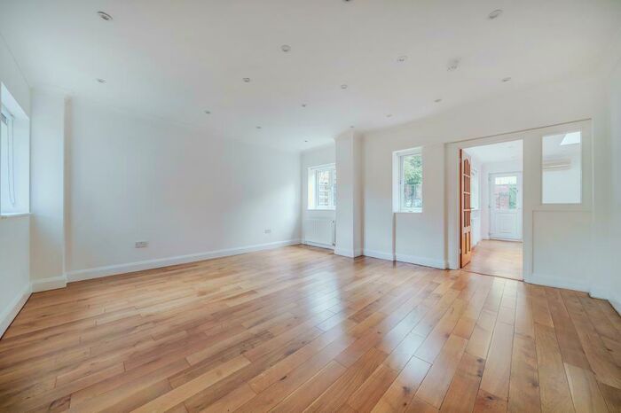 5 Bedroom End Of Terrace House To Rent In Middle Field, St John`s Wood, NW8