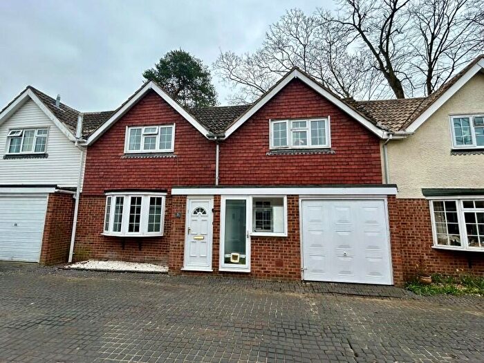 2 Bedroom Mews To Rent In Camberley, GU15