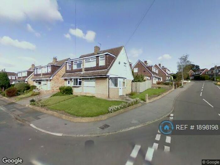 3 Bedroom Semi-Detached House To Rent In Briarlea Close, Yeadon, Leeds, LS19