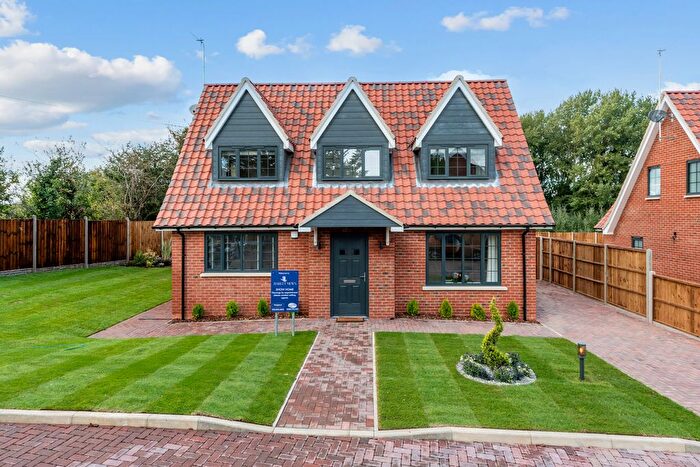 2 Bedroom Detached House For Sale In Barley Mow Lane, St.Albans, AL4