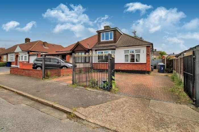4 Bedroom Semi-Detached House For Sale In Waverley Gardens, Grays, Essex, RM16