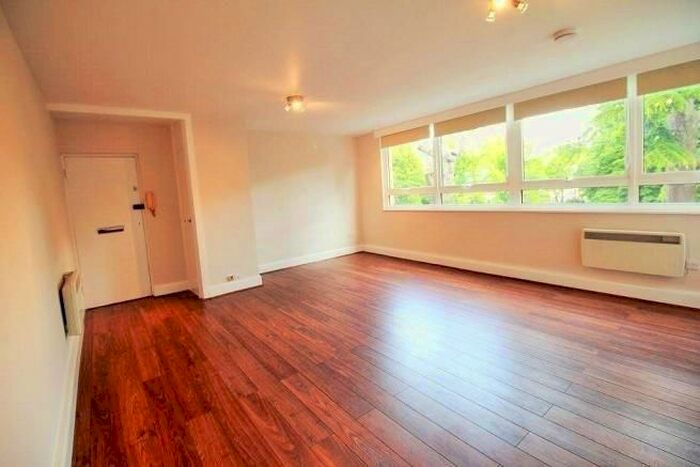 Studio To Rent In Hornsey Lane, London, N6