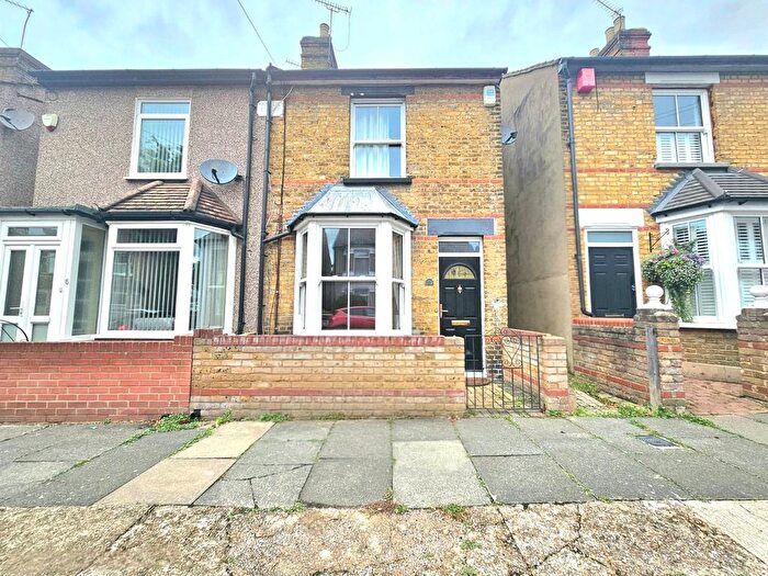 2 Bedroom Semi-Detached House To Rent In Malvern Road, Hornchurch, RM11