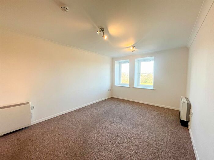 2 Bedroom Flat To Rent In London Road, London, SW16