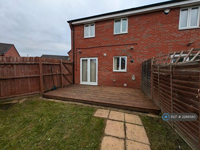 3 Bedroom End Of Terrace House To Rent In Aldfield Green, Hamilton, Leicester, LE5
