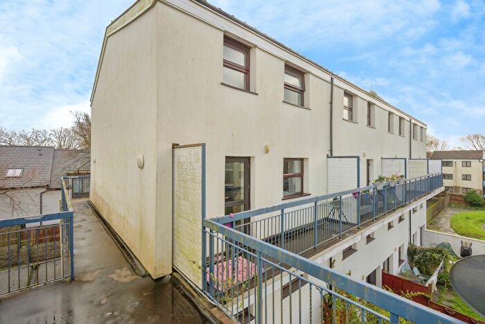 3 Bedroom Maisonette For Sale In Raglan Road, Plymouth, Devon, PL1