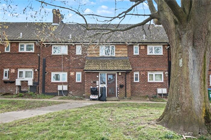 1 Bedroom Apartment For Sale In Strongbow Crescent, London, SE9
