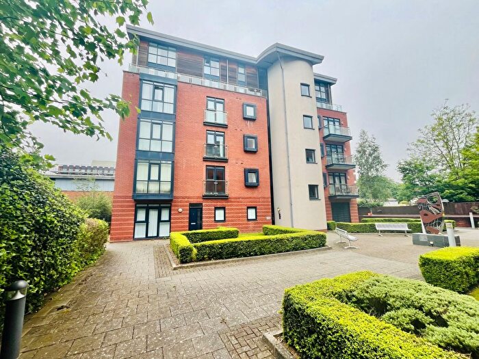 2 Bedroom Flat To Rent In Union Road, Solihull, West Midlands, B91