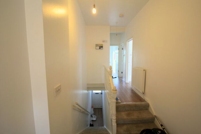 4 Bedroom Flat To Rent In Wycliffe Road, South Wimbledon, SW19