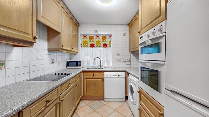 2 Bedroom Flat For Sale In London Road, Stanmore, HA7