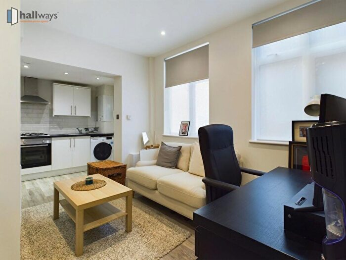 1 Bedroom Flat To Rent In A The Parade, Old Lodge Lane, Purley, CR8