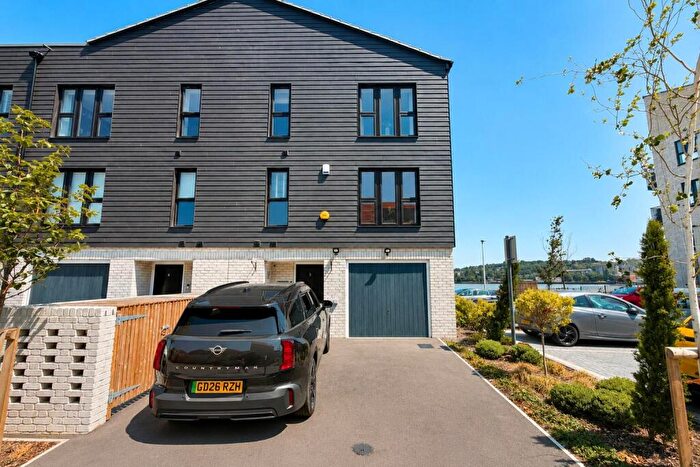 4 Bedroom House For Sale In Butterworth Grove, Rochester, ME1