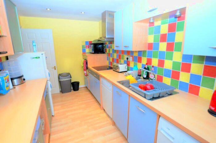 2 Bedroom Flat To Rent In Orchard Place, Jesmond, Newcastle Upon Tyne, NE2