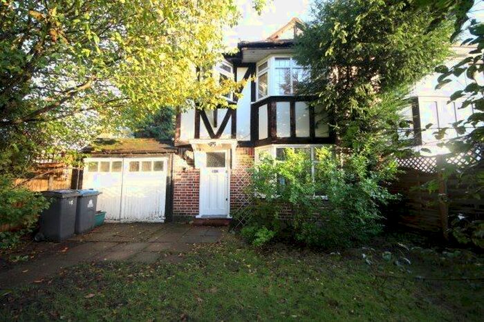 3 Bedroom Property To Rent In Robin Hood Way, Putney, SW15