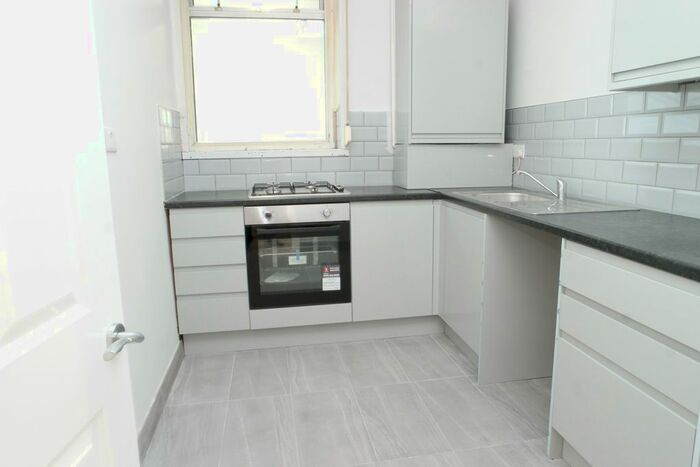 4 Bedroom Flat To Rent In Burnt Ash Hill, London SE12