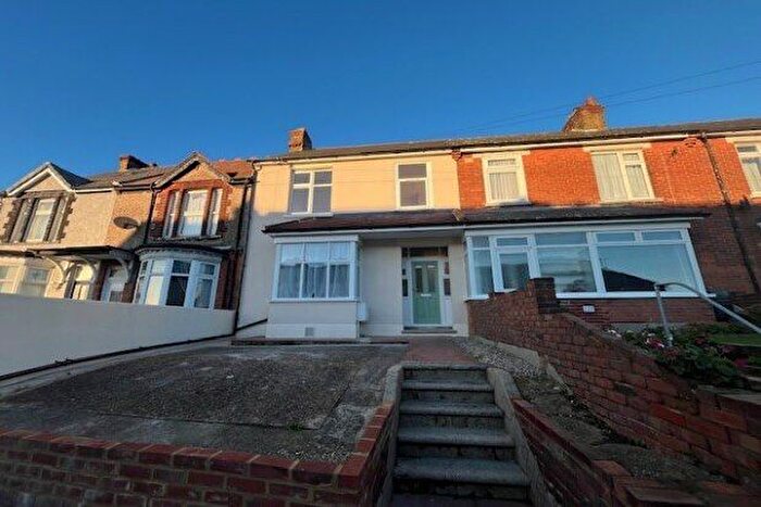 3 Bedroom Terraced House To Rent In Chatham Hill, Chatham, ME5