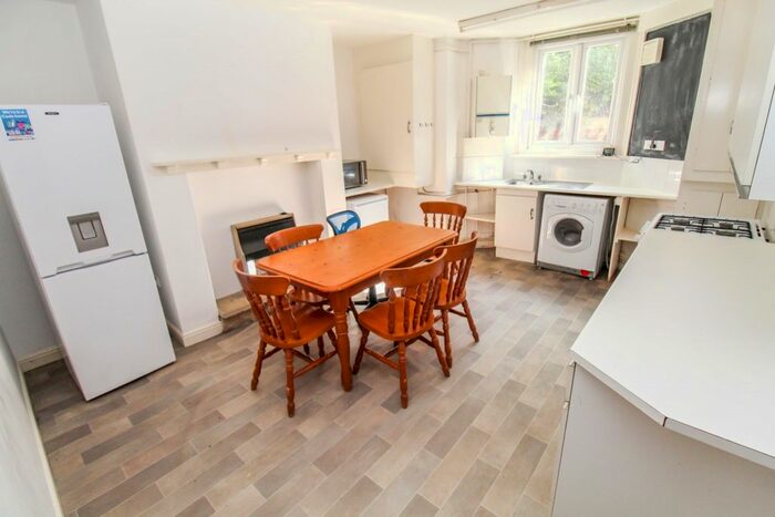 5 Bedroom Terraced House To Rent In Cliff Mount, Leeds, LS6