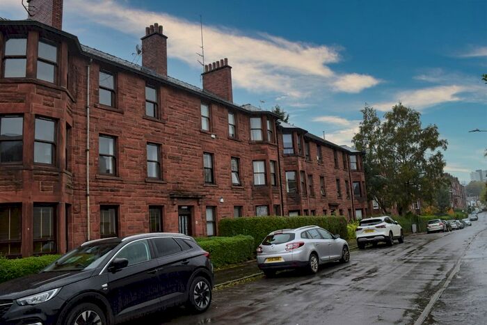 3 Bedroom Flat To Rent In Barlogan Avenue, Craigton, Glasgow, G52