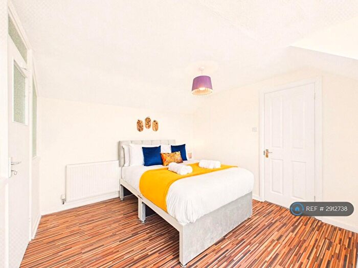 3 Bedroom Semi-Detached House To Rent In Saywell Road, Luton, LU2