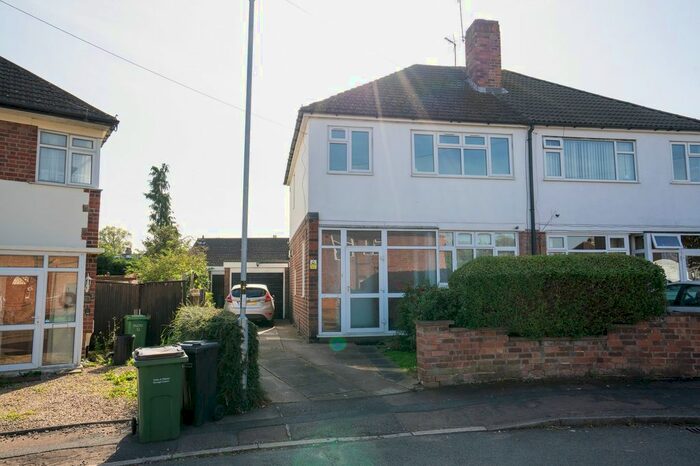 3 Bedroom Semi-Detached House To Rent In Roehampton Drive, Wigston, LE18